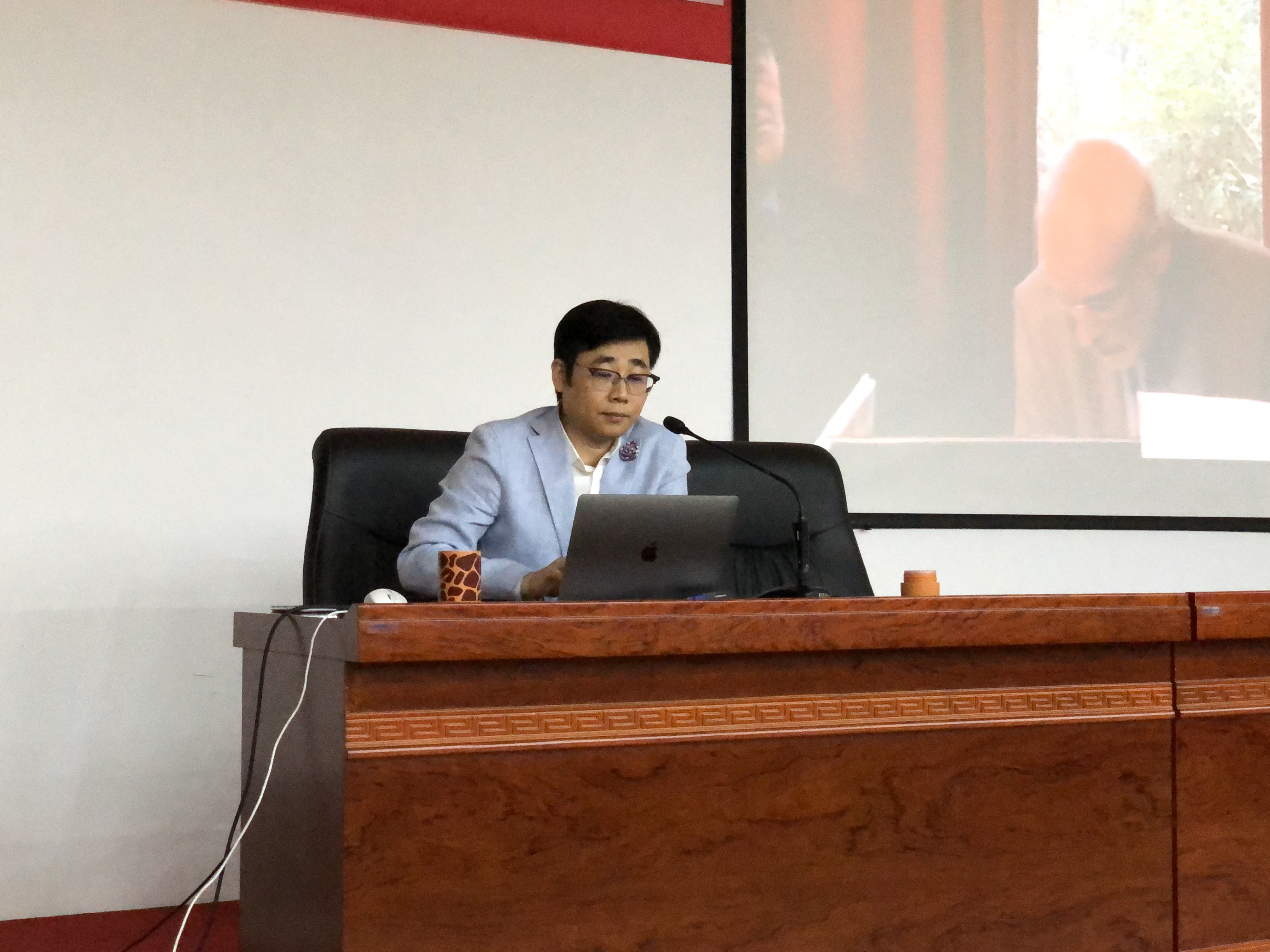 中国音乐学院钢琴系副教授王遒在我校举行学术讲座
